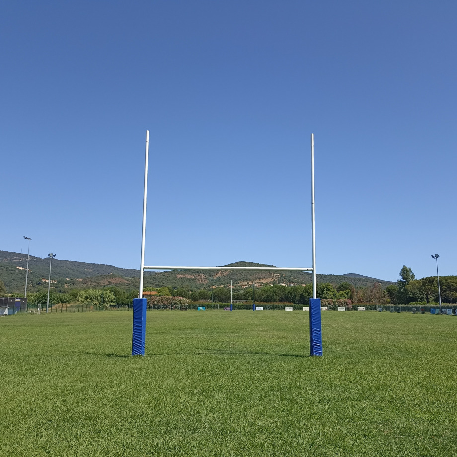 LE STADE DE RUGBY DE GRIMAUD