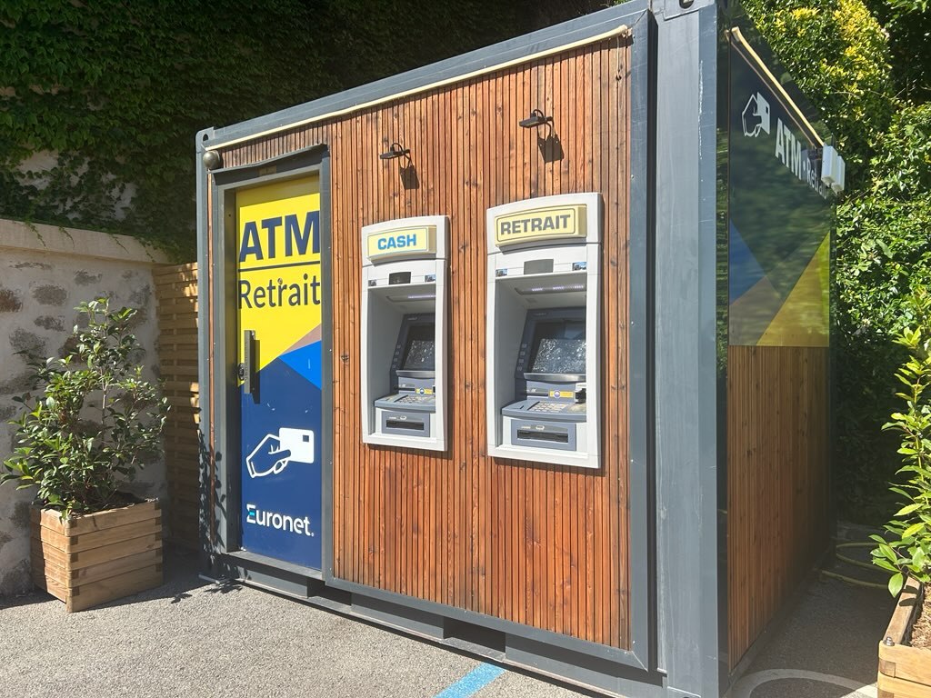 DISTRIBUTEUR DE BILLET A GRIMAUD