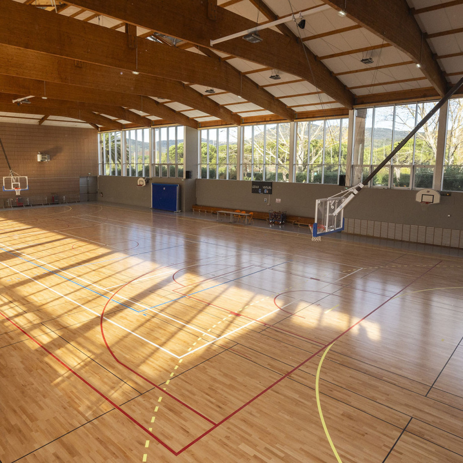 LE GYMNASE DE GRIMAUD